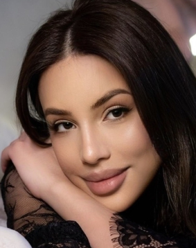 Brown hair london escort Virginia located in Earls Court