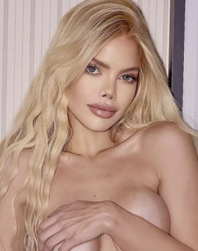 Blonde  hair london escort Apollo located in Earls Court