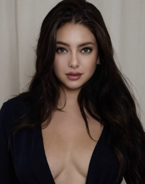 Brown hair london escort Nickla located in High Street Kensington