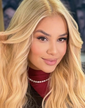 Blonde hair london escort Pacha located in Baker Street