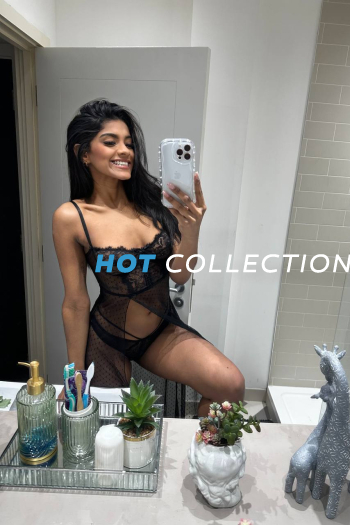 Brown  hair london escort Reba located in Paddington picture 11