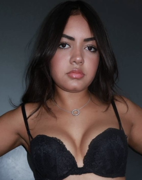 Brown hair london escort Tissa located in High Street Kensington