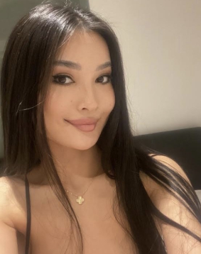 Brown  hair london escort Azargul located in Earls Court