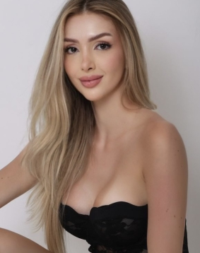 Blonde hair london escort Aldona located in Earls Court