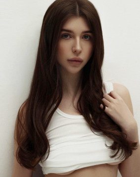 Brown  hair london escort Miracle located in Knightsbridge