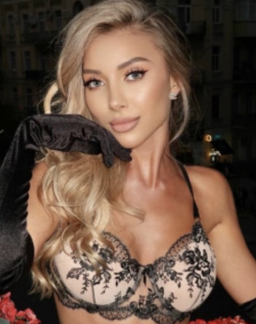 Blonde hair london escort Mityana located in South Kensington