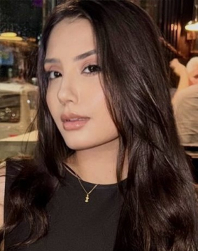 Brown hair london escort Nobara located in Canary Wharf
