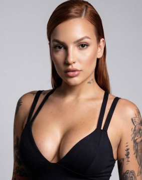 Red hair london escort Zeriva located in Earls Court