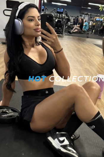 Brown  hair london escort Aivana located in Leicester Square picture 7