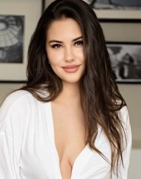 Brown hair london escort Arbata located in Great Portland Street