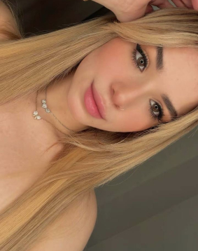 Blonde hair london escort Bermuda located in Bond Street
