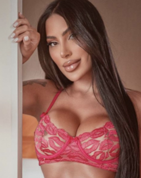 Brown  hair london escort Consuela located in Earls Court
