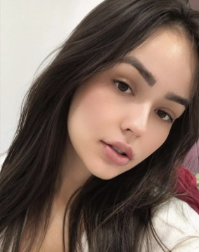 Brown hair london escort Disco located in Earls Court