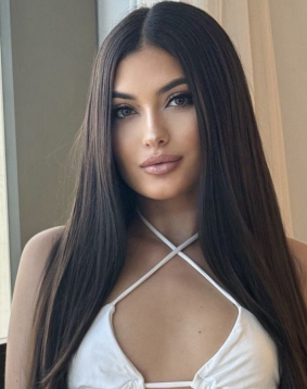 Brown hair london escort Emesta located in West Kensington