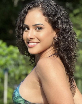 Brown hair london escort Gently located in Victoria