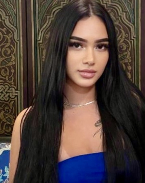 Brown  hair london escort Harita located in Earls Court