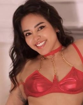 Brown hair london escort Isalyn located in High Street Kensington