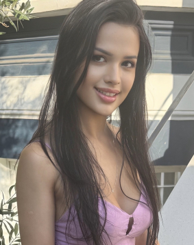 Brown hair london escort Liniqua located in Earls Court