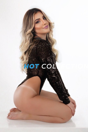 Blonde hair london escort Novelli located in Canary Wharf picture 3