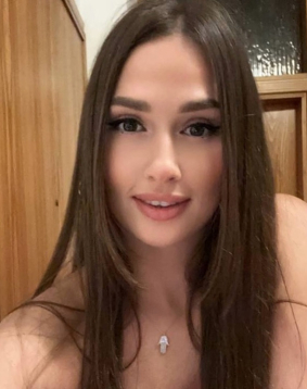 Brown hair london escort Rosema located in Earls Court