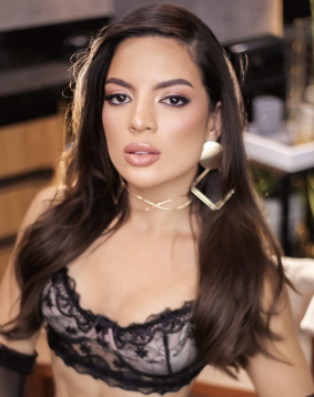 Brown hair london escort Salma located in West Kensington