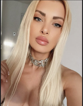 Blonde  hair london escort Tate located in Earls Court