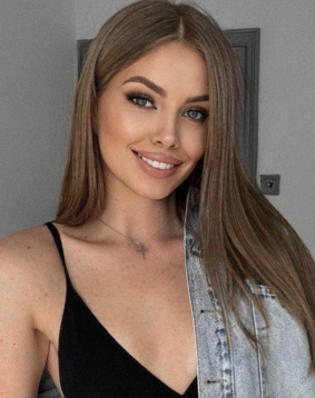 Blonde hair london escort Vanessa located in South Kensington