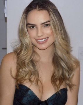 Blonde hair london escort Vonda located in High Street Kensington