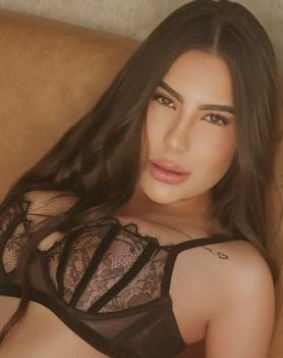 Brown hair london escort Yasmin located in Marylebone