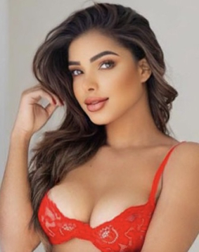 Brown  hair london escort Ayza located in Earls Court