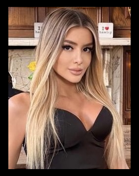 Blonde hair london escort Caridee located in Earls Court
