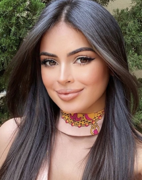 Brown  hair london escort Ikoya located in West Kensington