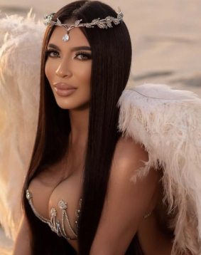 Brown hair london escort Jenny located in Sloane Square