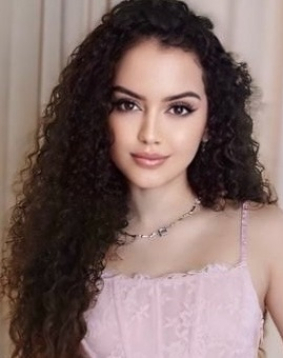 Brown hair london escort Latifa located in High Street Kensington