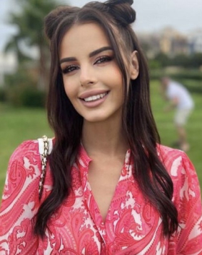 Brown  hair london escort Olivia located in High Street Kensington