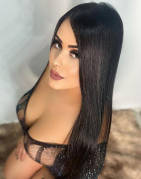 Brown  hair london escort Omniva located in Battersea