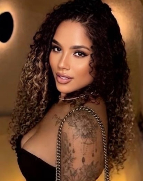 Brown hair london escort Rubina located in Goodge Street