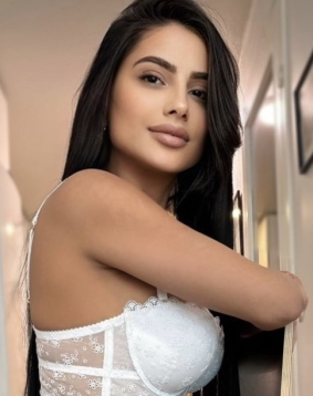 Brown hair london escort Rudi located in Oxford Circus