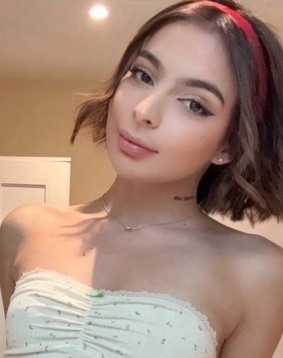 Brown hair london escort Lenta located in Earls Court