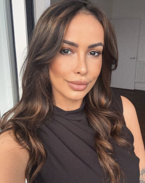 Brown hair london escort Ozelia located in West Kensington