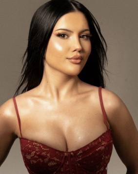 Brown hair london escort Pera located in Bond Street