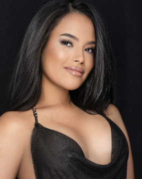 Brown hair london escort Roanna located in Earls Court