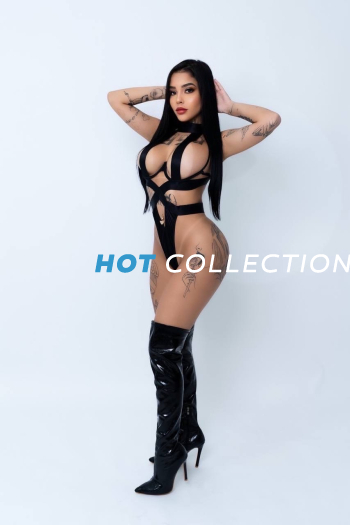 Brown  hair london escort Chau located in Paddington picture 7