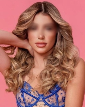 Blonde hair london escort Gabriela located in Fulham Broadway