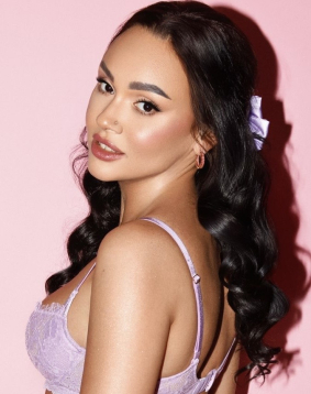 Brown  hair london escort Juliana located in Paddington