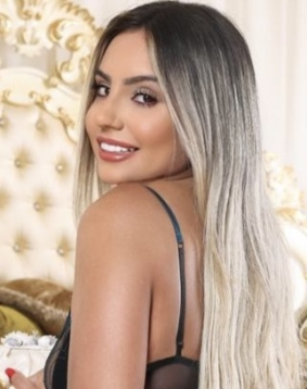 Blonde hair london escort Tippi located in Edgware Road