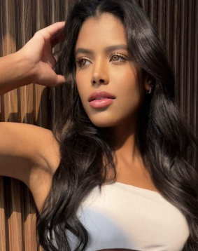 Brown  hair london escort Branda located in Earls Court