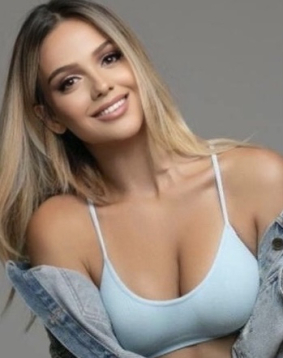 Blonde  hair london escort Cosmea located in West Brompton