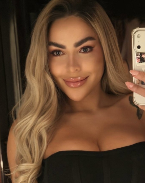 Blonde  hair london escort Generosa located in Marylebone