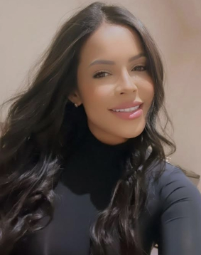 Brown  hair london escort Holly located in Regents park